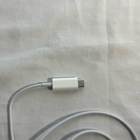 Apple Watch SE New 40MM Alluminum Case with Charger - Picture 5 of 10